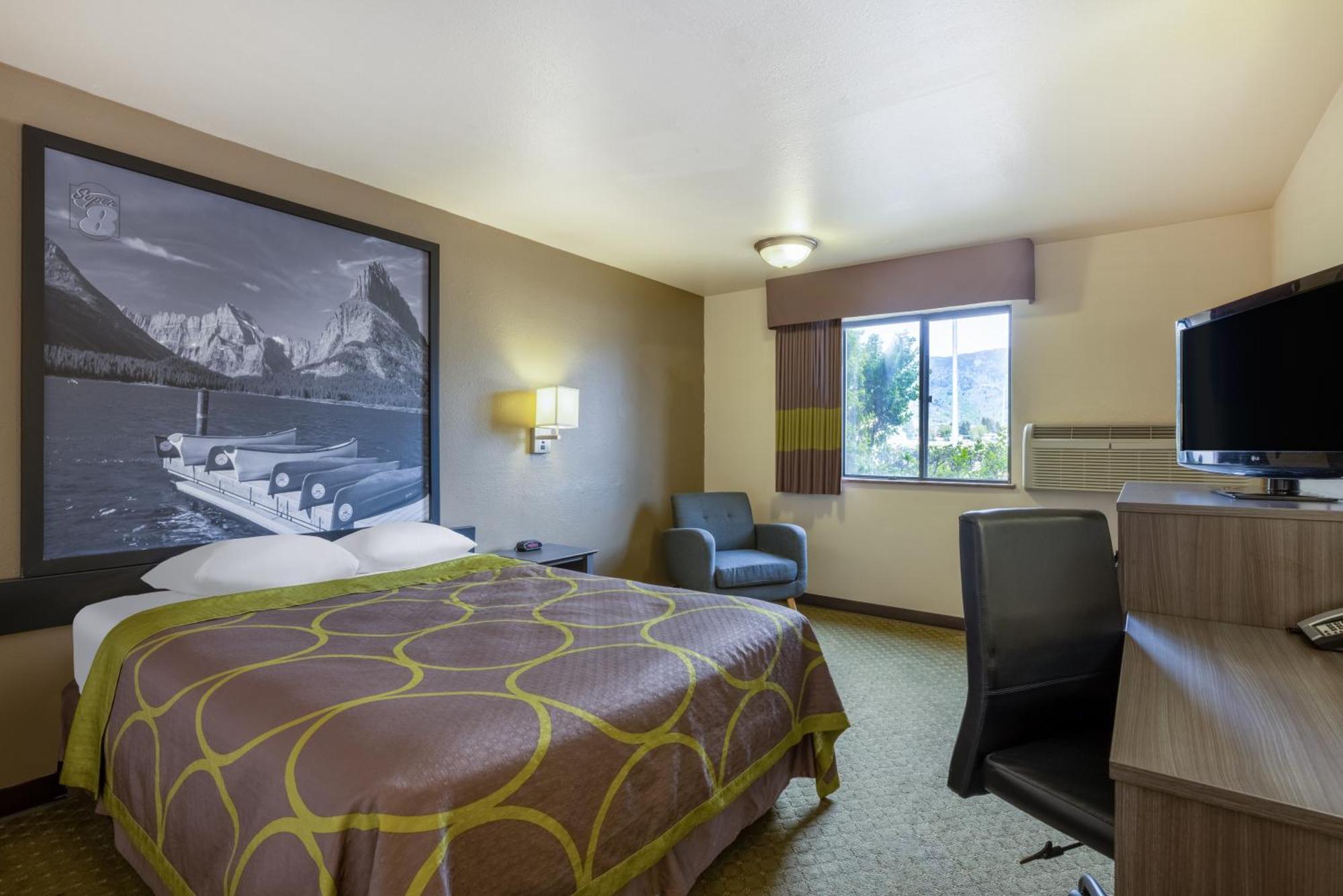 Super 8 By Wyndham Butte Mt Motel Buitenkant foto