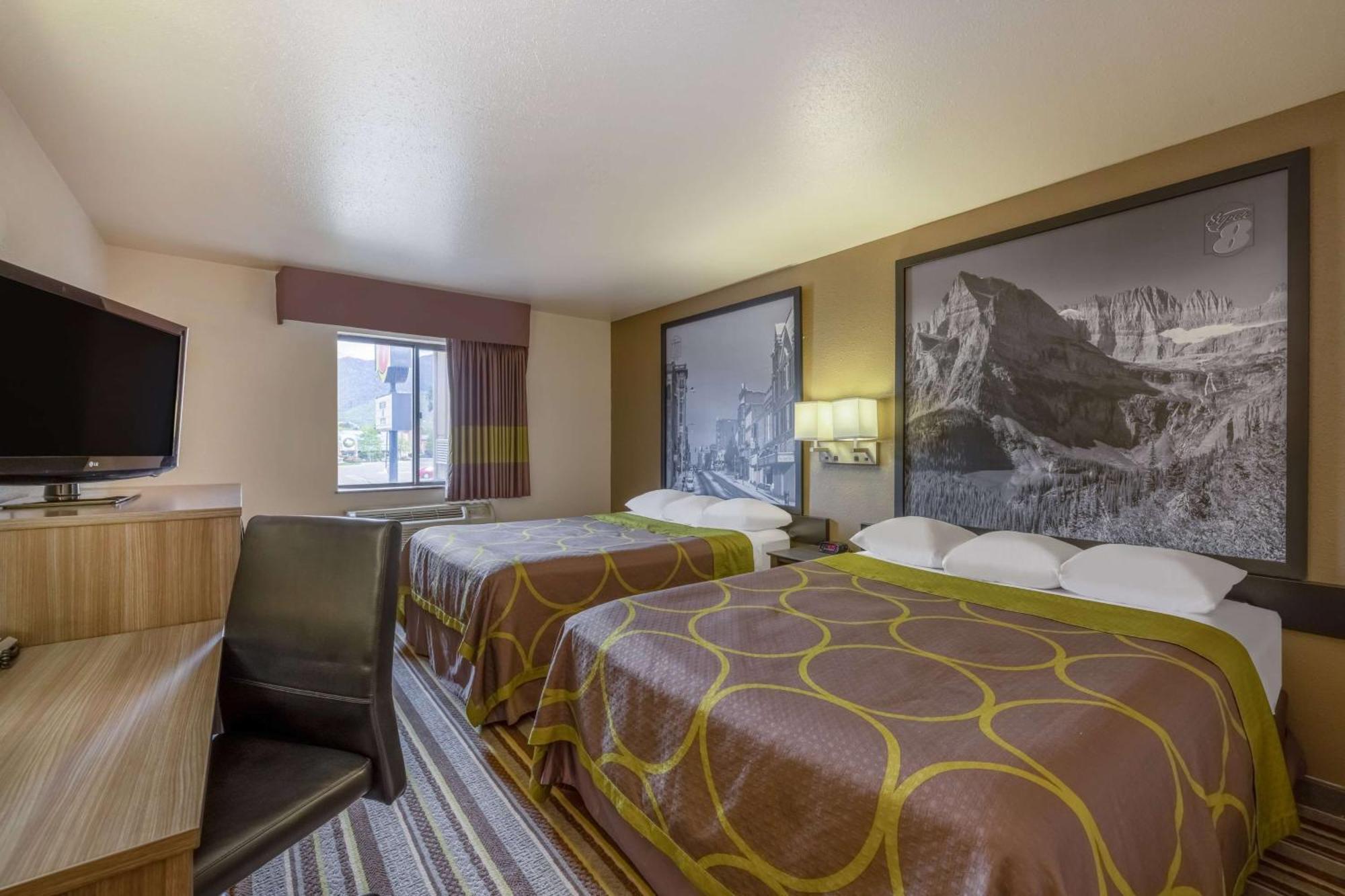 Super 8 By Wyndham Butte Mt Motel Buitenkant foto