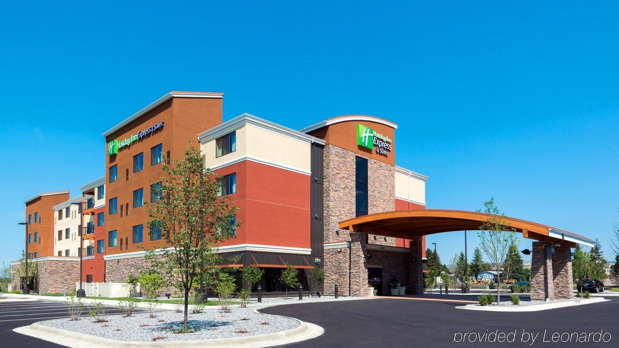 Super 8 By Wyndham Butte Mt Motel Buitenkant foto