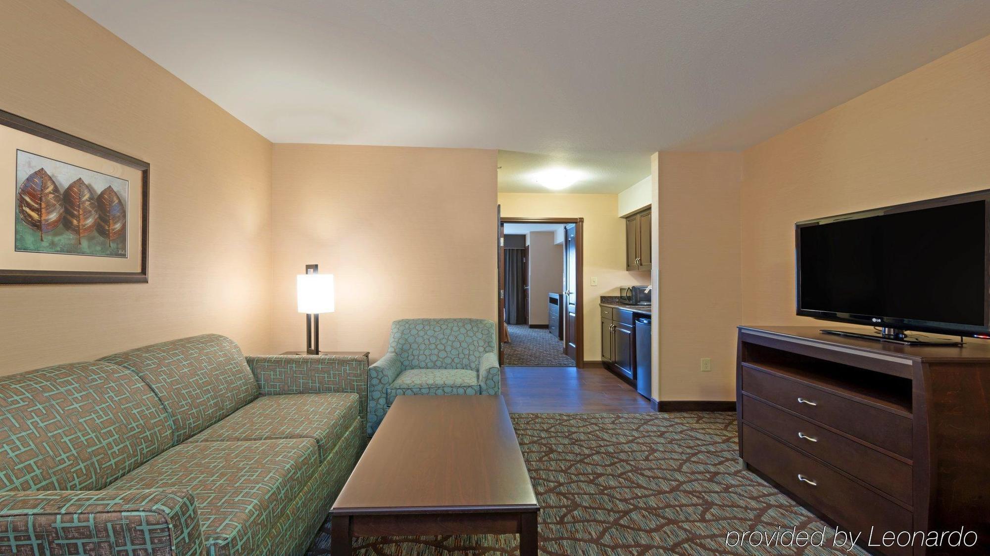 Super 8 By Wyndham Butte Mt Motel Buitenkant foto